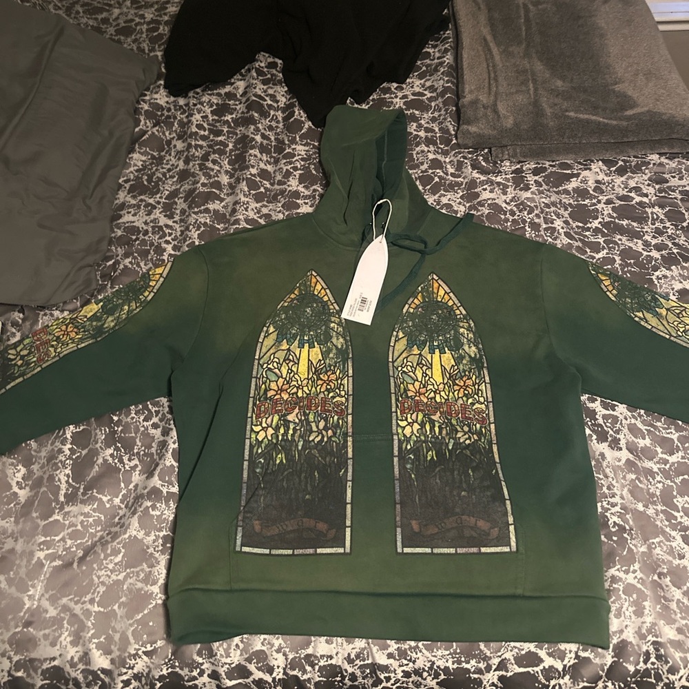 Faded hooded pullover